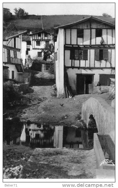 Pays Basque. Village Basque - Aquitaine