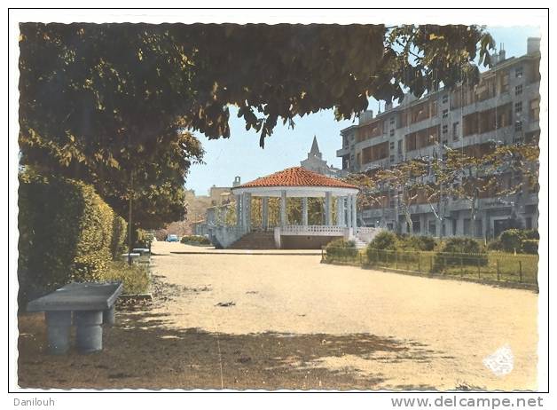 13 // AUBAGNE, CPSM 150 X 105 Ed Sud Est, ESPLANADE DE GAULLE, SE 518 - Aubagne