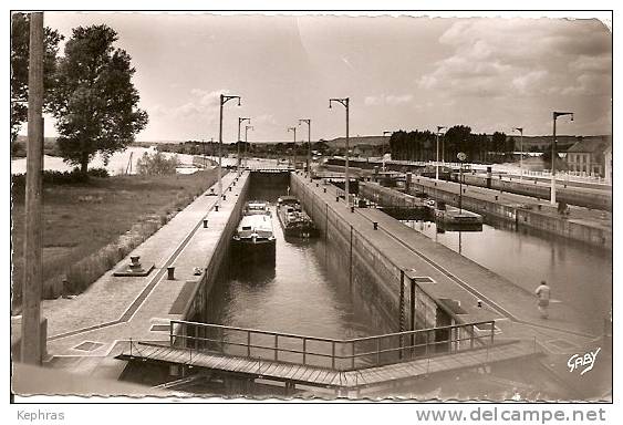 6 - AMFREVILLE-SOUS-LES-MONTS : Les Ecluses - CPSM PEU COURANTE- ARTAUD - Cachet Poste 1953 - Autres & Non Classés