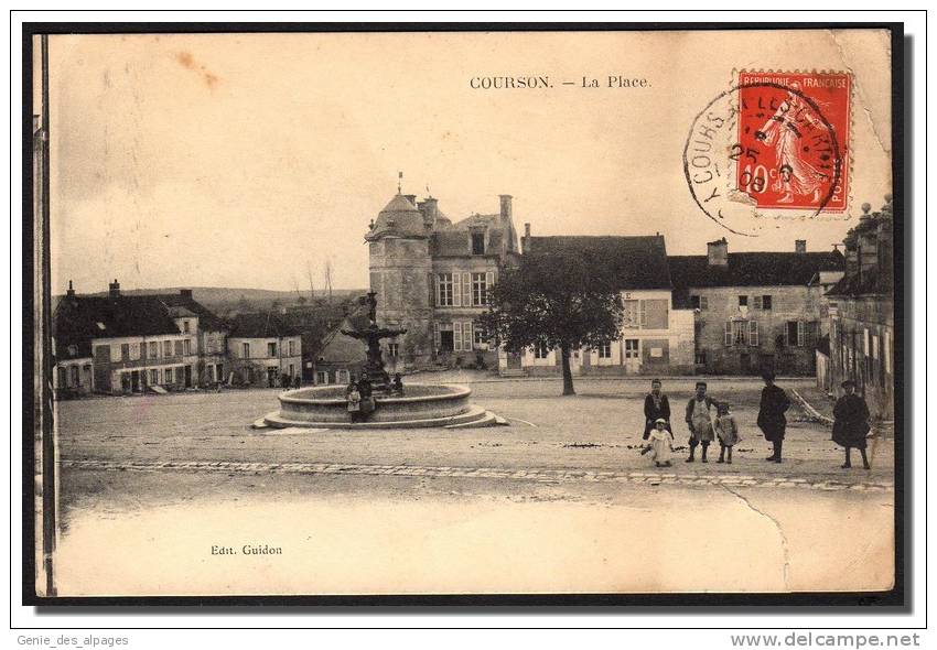 89 COURSON, Place, Fontaine, Animée, Voyagé En 1908, Ed Guidon, Déchirure Bord Inf. Visible Sur Scan Et Plis .D, état - Laroche Saint Cydroine