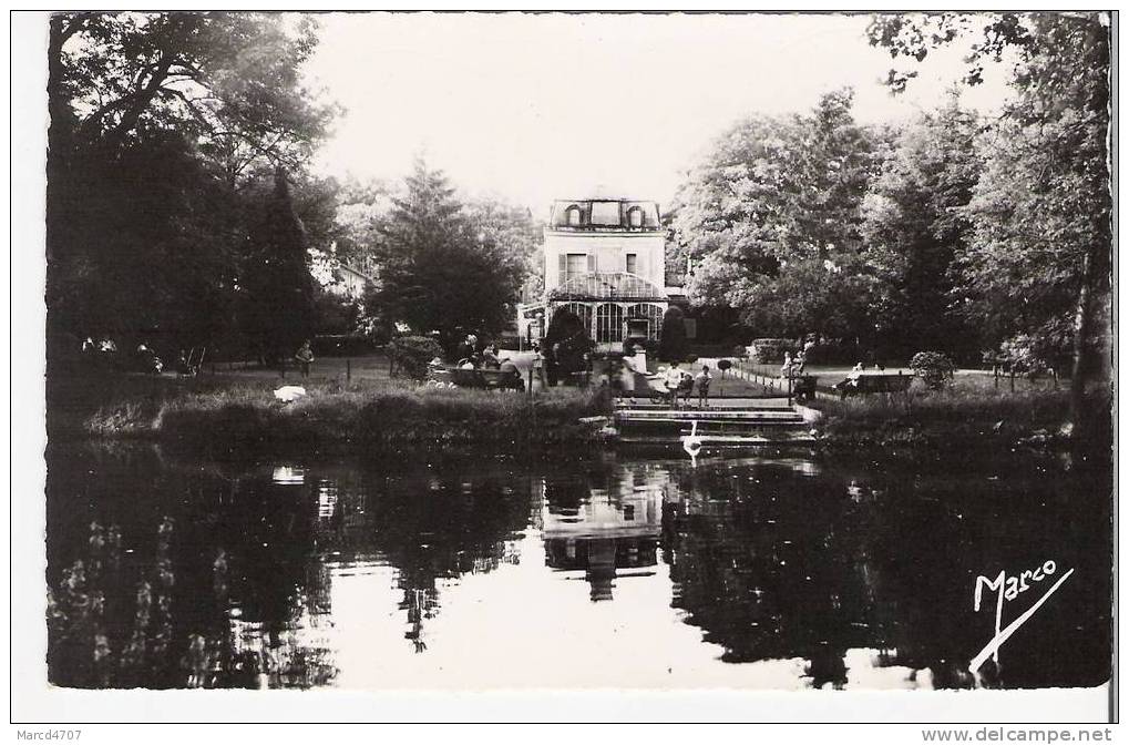 AULNAY Sous BOIS 93 Le Parc Du Vieux Pays Editions Marco Véritable Photo Carte Dentelée - Aulnay Sous Bois