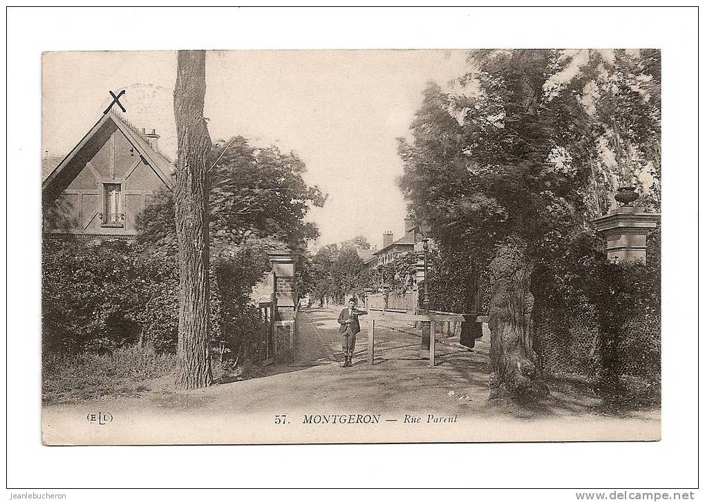 C . P . A   (    MONTGERON   "  Rue Parent " Carte Vue Animée ) - Montgeron