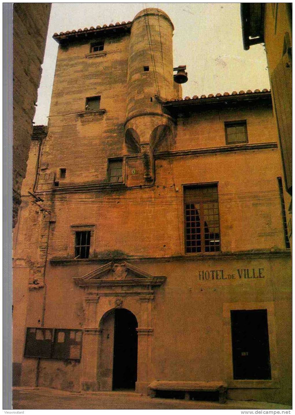 CPSM.  ARAMON. MAIRIE. DATEE 1994. - Aramon