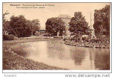 CPA.     PERUWELZ.      Pensionnat Des Dames De St-Charles - Vue Extèrieure Du Cour Spécial. - Péruwelz