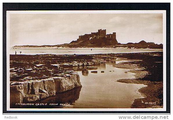 Real Photo Postcard Bamburgh Castle From Beach Northumberland - Ref 272 - Autres & Non Classés