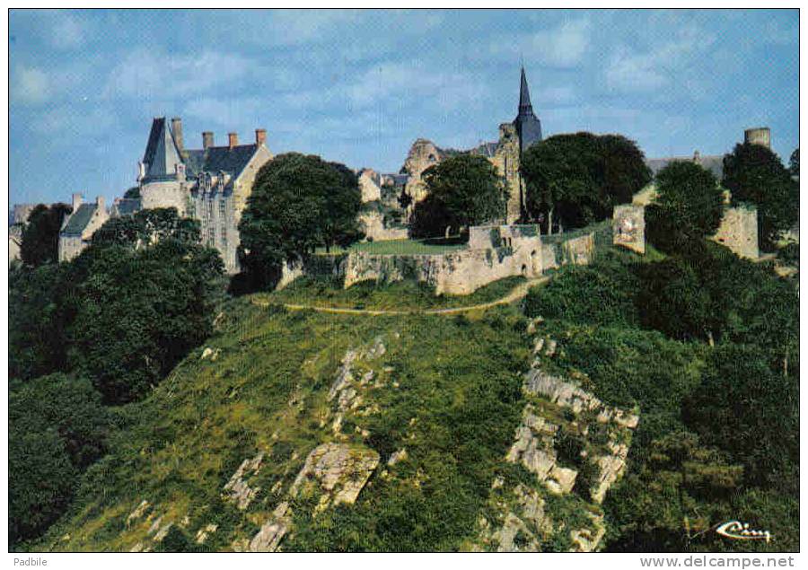 Carte Postale 53.  Sainte-Suzanne  Le Vieux Chateau Et Les Remparts Trés  Beau Plan - Sainte Suzanne