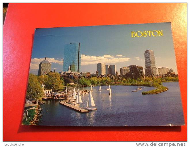 CPM -ETATS-UNIS : BOSTON--BACK BAY SKYLINE ALONG THE CHARLES RIVER - Boston