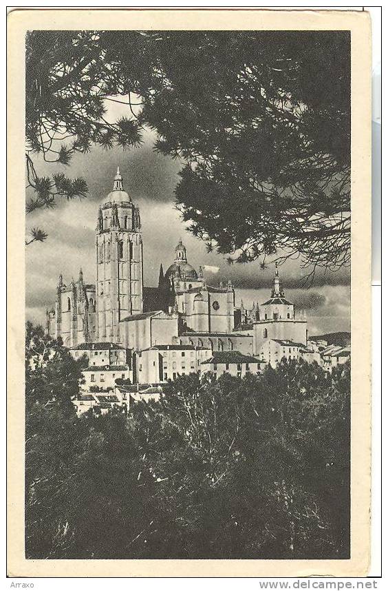 Segovia - La Catedral Desde Los Pinos - Segovia