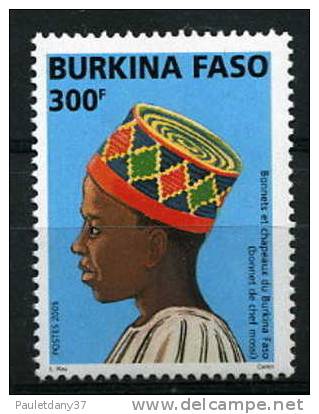 Burkina Faso - Postes 2005 Chapeaux Et Bonnets ( Chef Mossi). - Burkina Faso (1984-...)