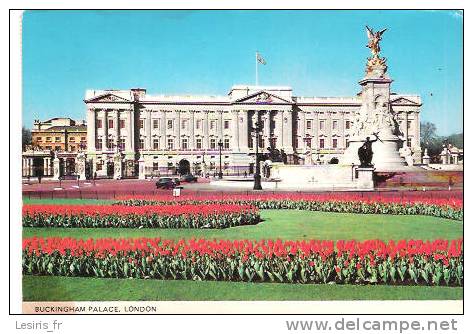 CP - PHOTO - BUCKINGHAM PALACE IS THE TOWN HOUSE OF THE MOANRCH´S FAMILY - THE IMPRESSIVE EASTERN FACADE WAS RECONSTRUCT - Buckingham Palace