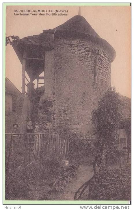 NIEVRE.SAINT PIERRE LE MOUTIER.ANCIENNE TOUR DES FORTIFICATIONS ..TAXE - Saint Pierre Le Moutier