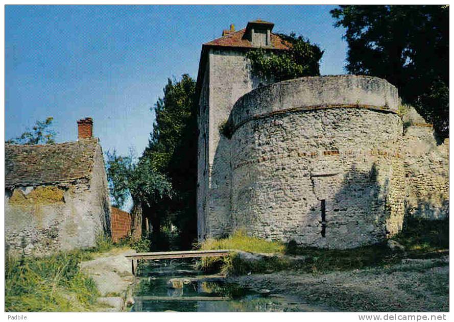 Carte Postale 78.  Houdan  La Tour De L'Abreuvoir Trés Bau Plan - Houdan