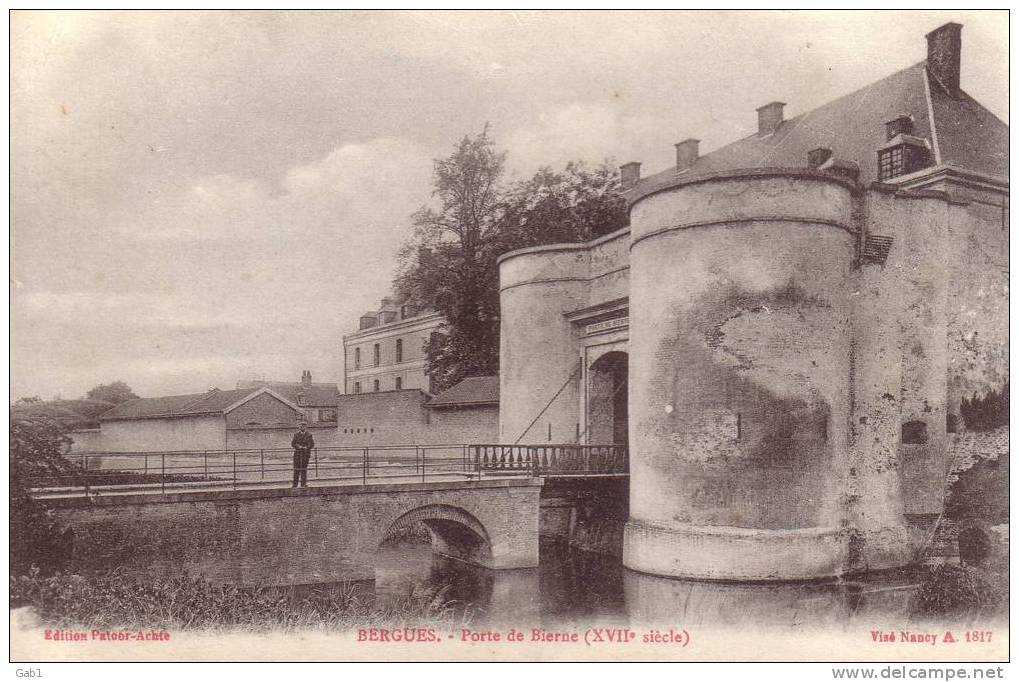 59 --- Bergues --- Porte De Bierne ( XVIIe Siecle ) - Bergues