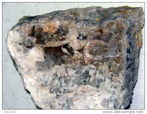 FLUORINE LEGER JAUNE (cube 1,7 Cm) Sur BARYTINE  6,5 X 5,7 Cm   JOSAT - Mineralien