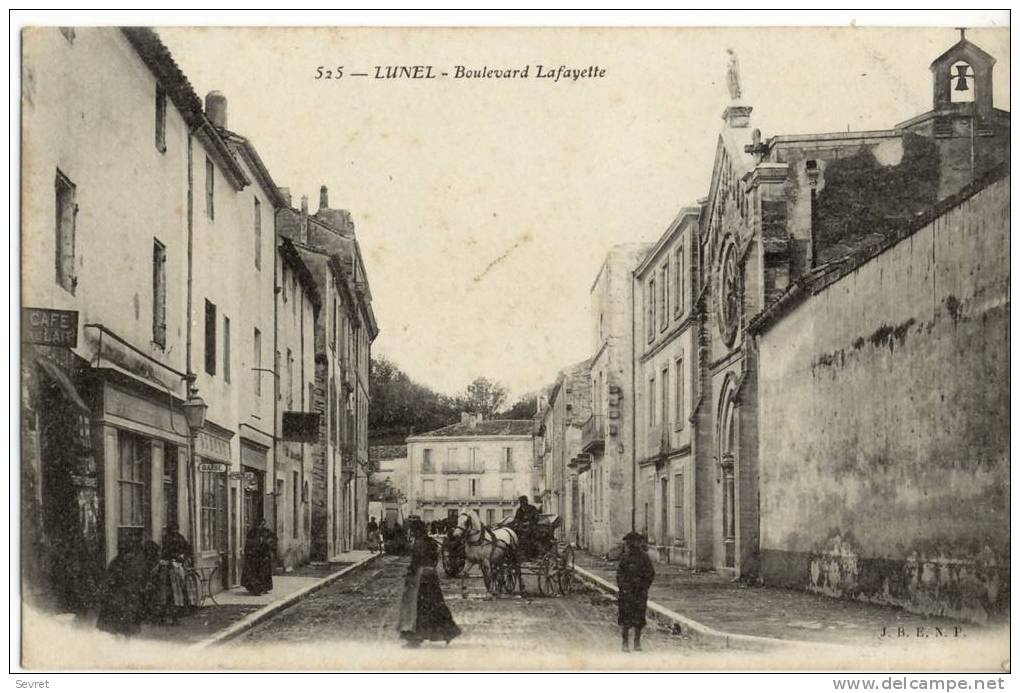 LUNEL -Boulevard Lafayette. Belle Animation. - Lunel