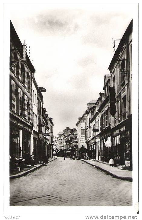 CPSM Noir Et Blanc GOURNAY EN BRAY   Rue De L'église - Gournay-en-Bray