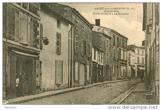 DEUX SEVRES -ref 7925- Mauze -grande Rue -route De Niort A La Rochelle - Bon Etat - Mauze Sur Le Mignon