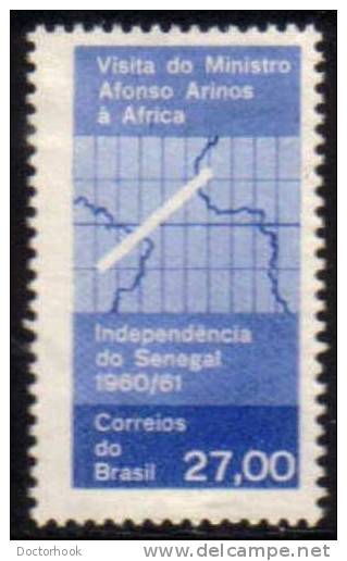 BRAZIL   Scott #  920*  VF MINT LH - Unused Stamps