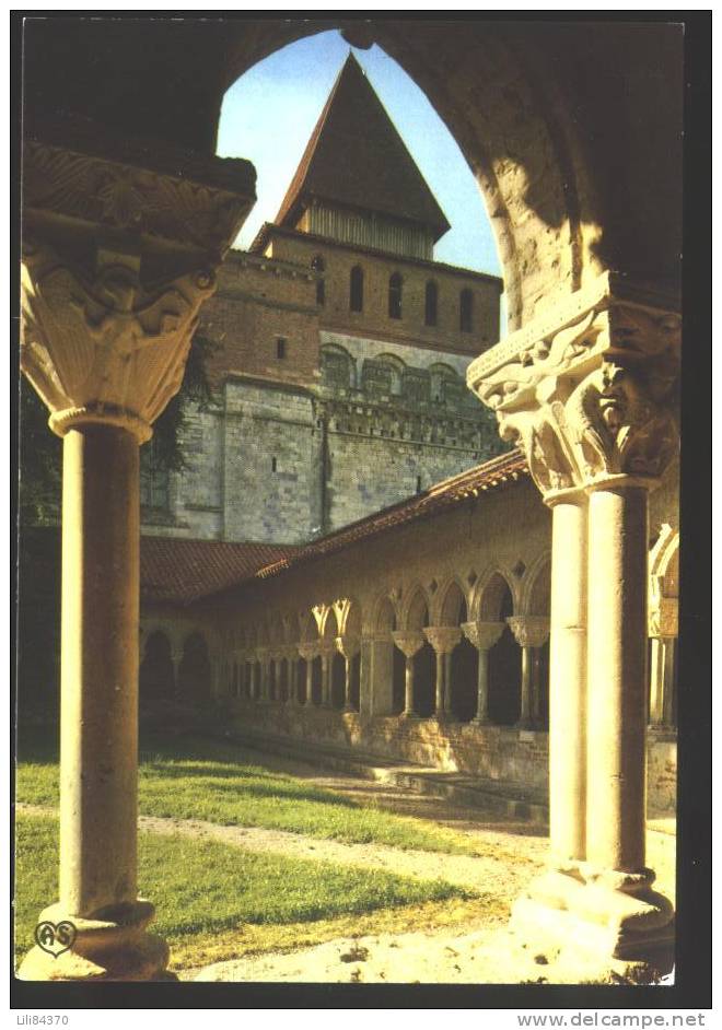 MOISSAC  Le Cloitre Et Le Clocher De L'eglise 82 - Moissac