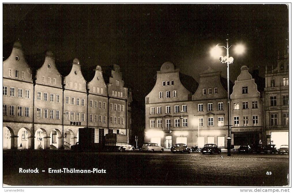 - ALLEMAGNE ..ROFTOCK...Place ERNST THÄLMANN La Nuit+++Veilles Voitures+++ - Rostock