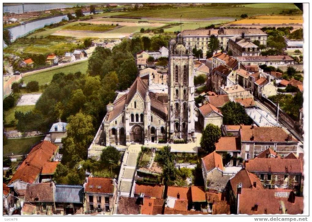 BEAUMONT SUR OISE   -  N° 3    -   L´église  - En Avion Au Dessus De... - Beaumont Sur Oise