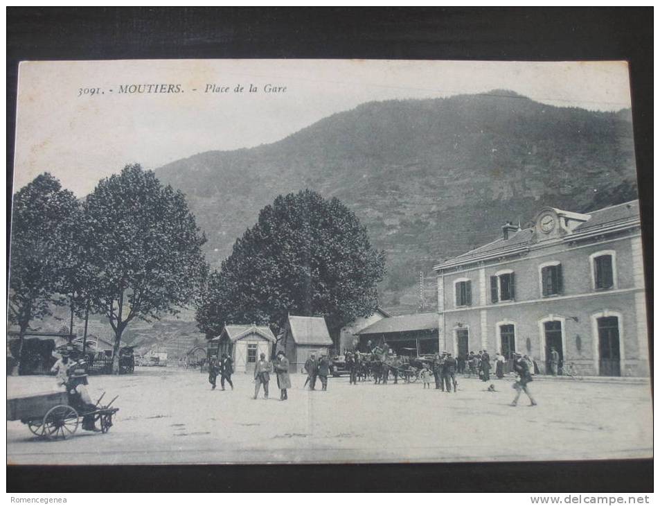 MOUTIERS - Place De La Gare - Animée - Non Voyagée - Moutiers