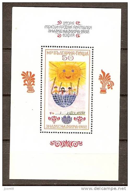 Bulgaria 1982 "Banners For Peace"  (**) MNH  Mi. 3118 (block 125 A) - Blokken & Velletjes