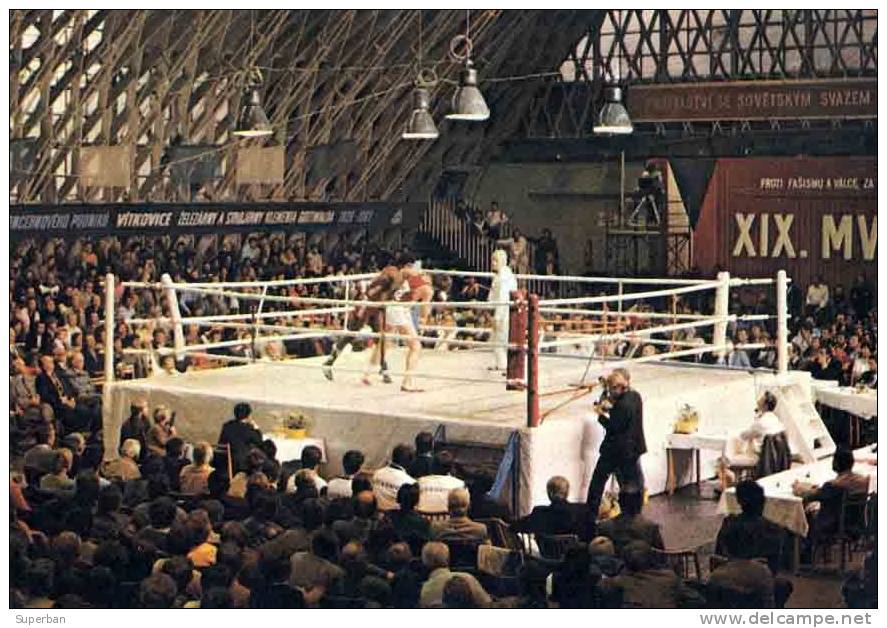 STADIUM / STADE / STADIO : MATCH De BOXE En SALLE De SPORTS à VITKOVICE En TCHÉCOSLOVAQUIE - 1983 (b-496) - Boxe