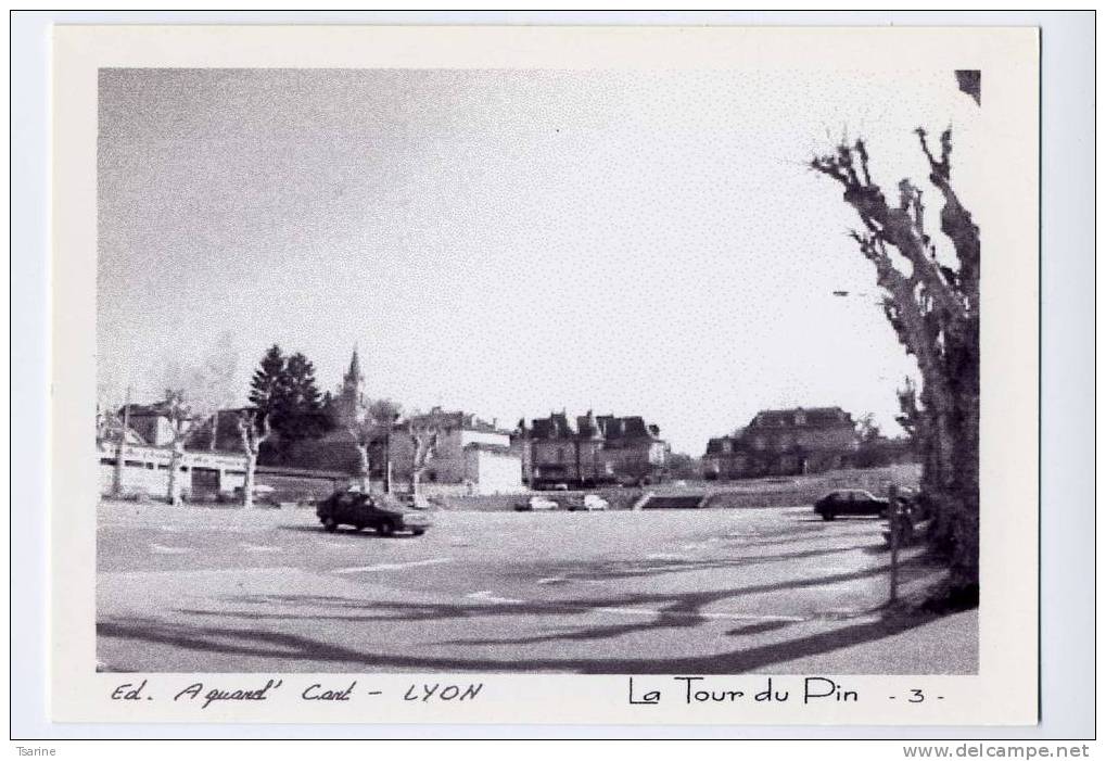 38 - Carte Photo Postale Neuve Des Années 2000 : Le Bourg De La Tour Du Pin - La Tour-du-Pin