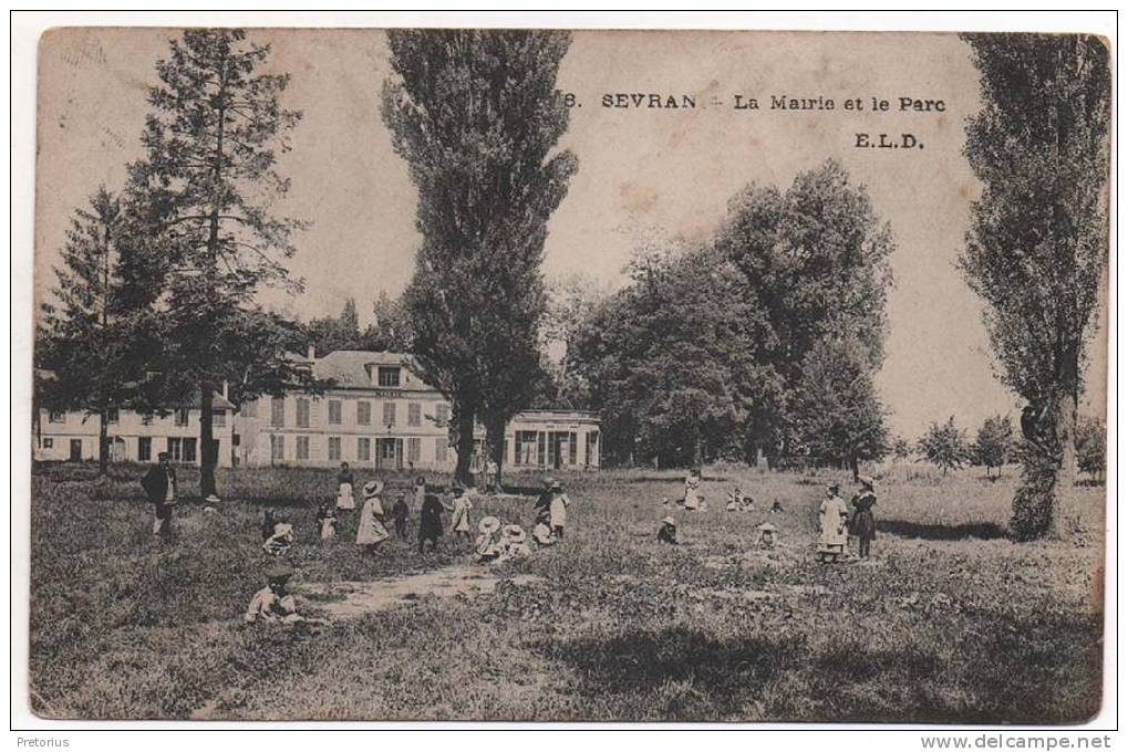 *** DEPT 93 / SEVRAN - LA MAIRIE ET LE PARC - ANIMEE  *** - Sevran