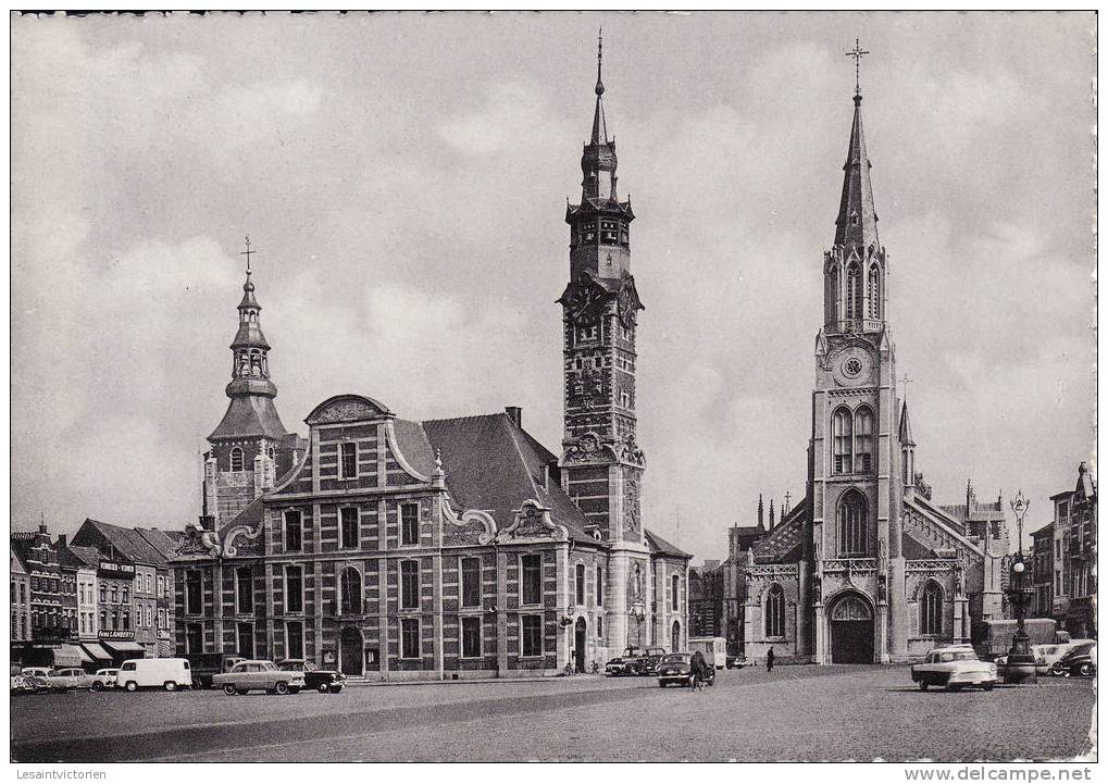 ST TRUIDEN ST TROND GRAND PLACE SIMCA ARIANE VERSAILLE VOITURE ANCIENNES - Sint-Truiden