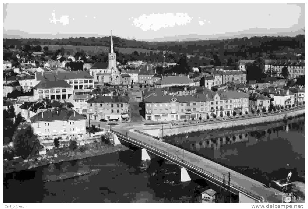 CPSM 88 EN AVION AU DESSUS DE... CHATEL-SUR-MOSELLE. LE PONT ET LE QUAI JEAN JAURES. 1961. TBE - Chatel Sur Moselle