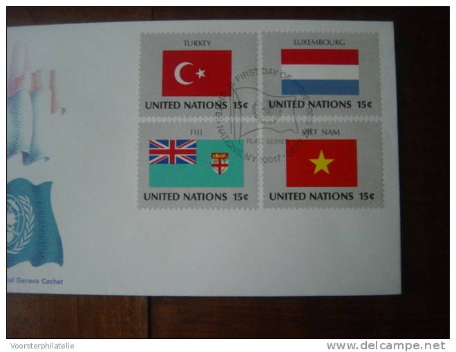 UNITED NATIONS FDC FLAG SERIES TURKEY LUXEMBOURG FIJI VIET NAM - Timbres