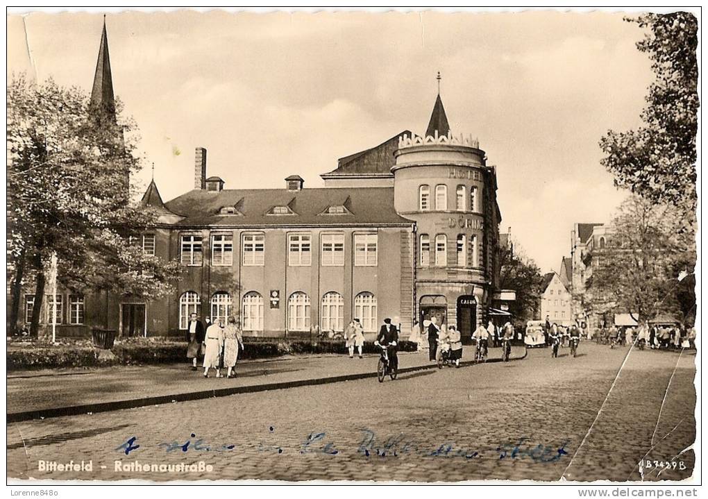 ALLEMAGNE - BITTERFELD..RATHENAU STRASS++++1960+++château++ - Bitterfeld