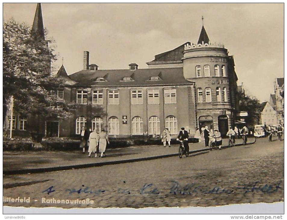 ALLEMAGNE - BITTERFELD..RATHENAU STRASS++++1960+++château++ - Bitterfeld