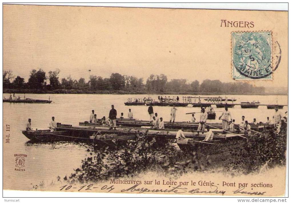 CPA....ANGERS  TRES ANIMEE MANOEUVRES SUR LA LOIRE PAR LES MILITAIRES DU  GENIE PONT PAR SECTIONS - Angers