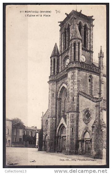 VENDEE - Montaigu - L'église Et La Place - Montaigu