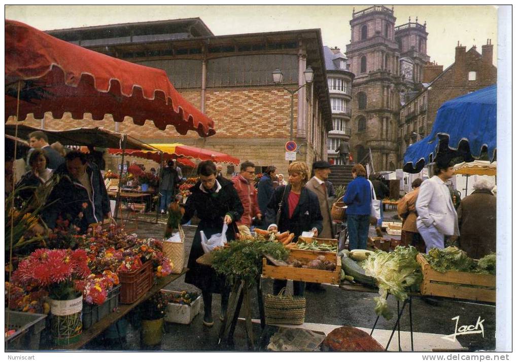 CPM...DE RENNES...LE MARCHE PLACE DES LICES...ANIMEE... - Rennes