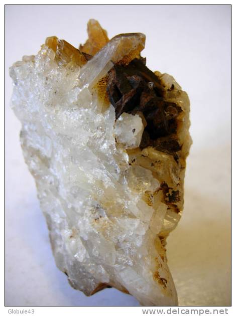 QUARTZ ET SIDERITE 6,5 X 4 Cm  OISANS - Mineralien