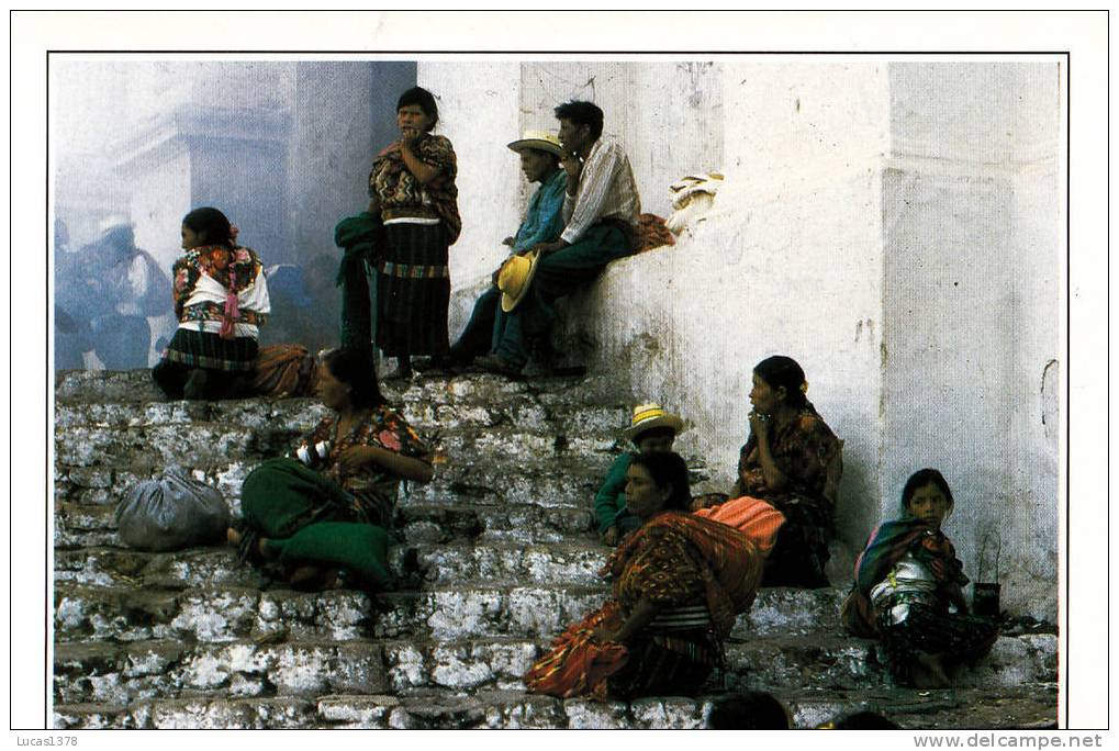 CHICHICASTENANGO / EL MERCADO DEL DOMINGO - Guatemala