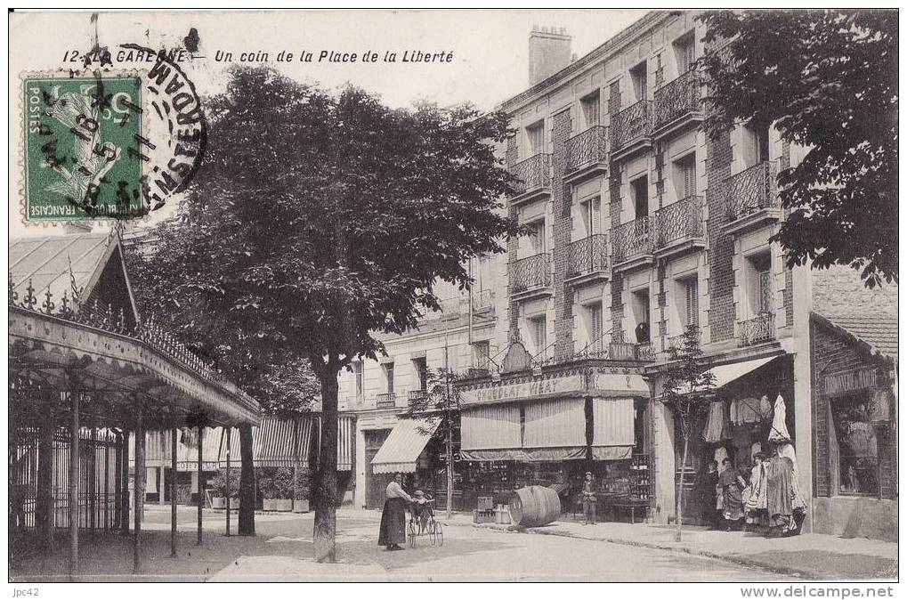 La Garenne Coin Place Liberte - La Garenne Colombes