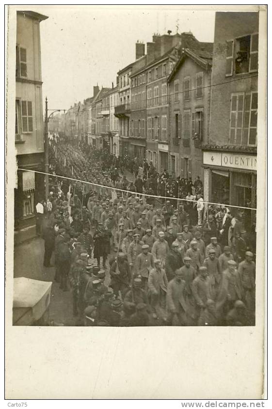 Carte Photo - Arrivée Des Prisonniers Allemands - Ville à Identifier - Guerre 1914-18