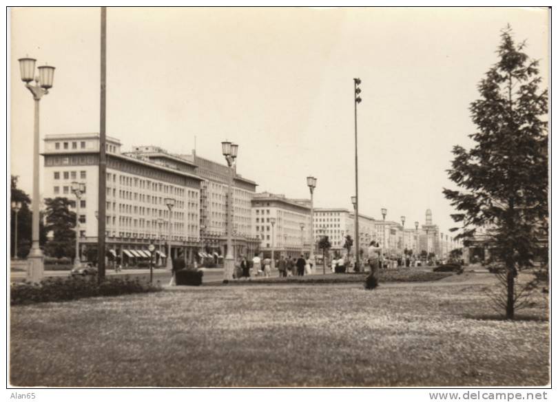 Stalinallee Berlin Germany Soviet Communist Era, Street Scene - Lieux