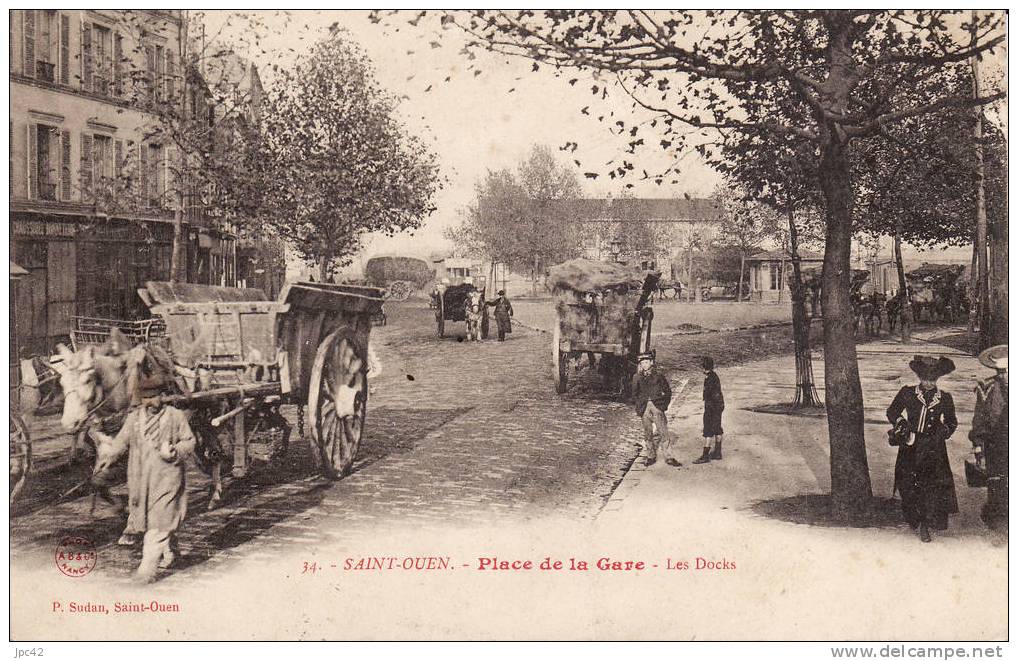 Saint Ouen Place De La Gare Les Docks - Saint Ouen