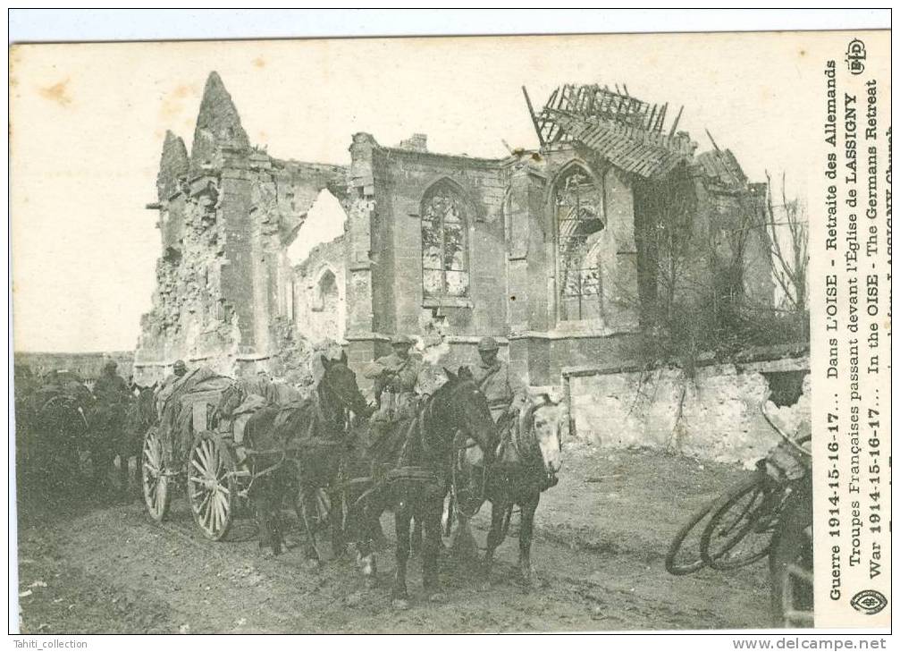 LASSIGNY - Troupes Françaises Passant Devant L'Eglise - Lassigny