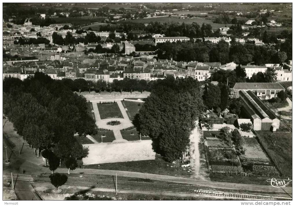 Blaye Vue Aerienne Le Jardin Public Editions Aeriennes Combier Cim Belle Carte - Blaye