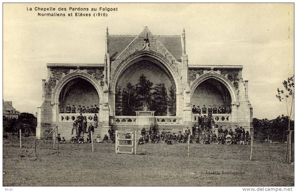 CPA (29)   LE FOLGOET La Chapelle Des Pardons Normaliens Et Eleves (1916) - Le Folgoët