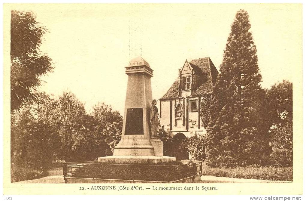22 - Auxonne ( Cote D'Or) - Le Monument Dans Le Square - Auxonne