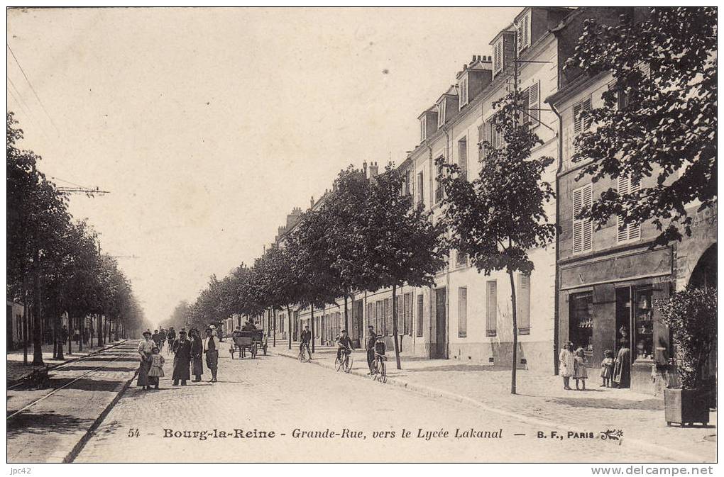 Bourg La Reine Gde Rue Vers Lycee Lakanal - Bourg La Reine