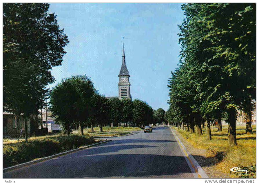 Carte Postale 80. Chaulnes La Rue Jean-Jaures  Trés Beau Plan - Chaulnes